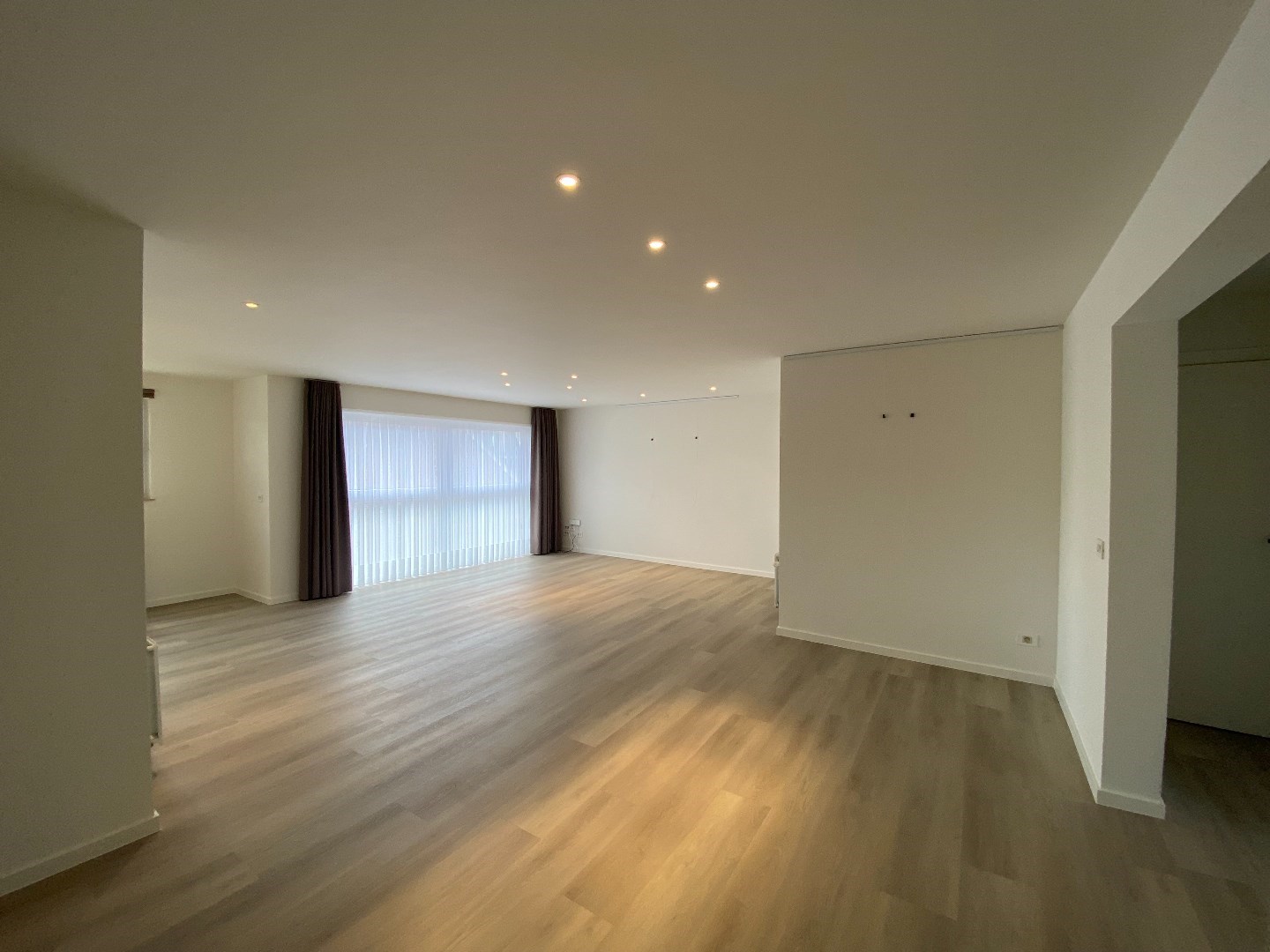 Instapklaar appartement in hartje Deerlijk! 