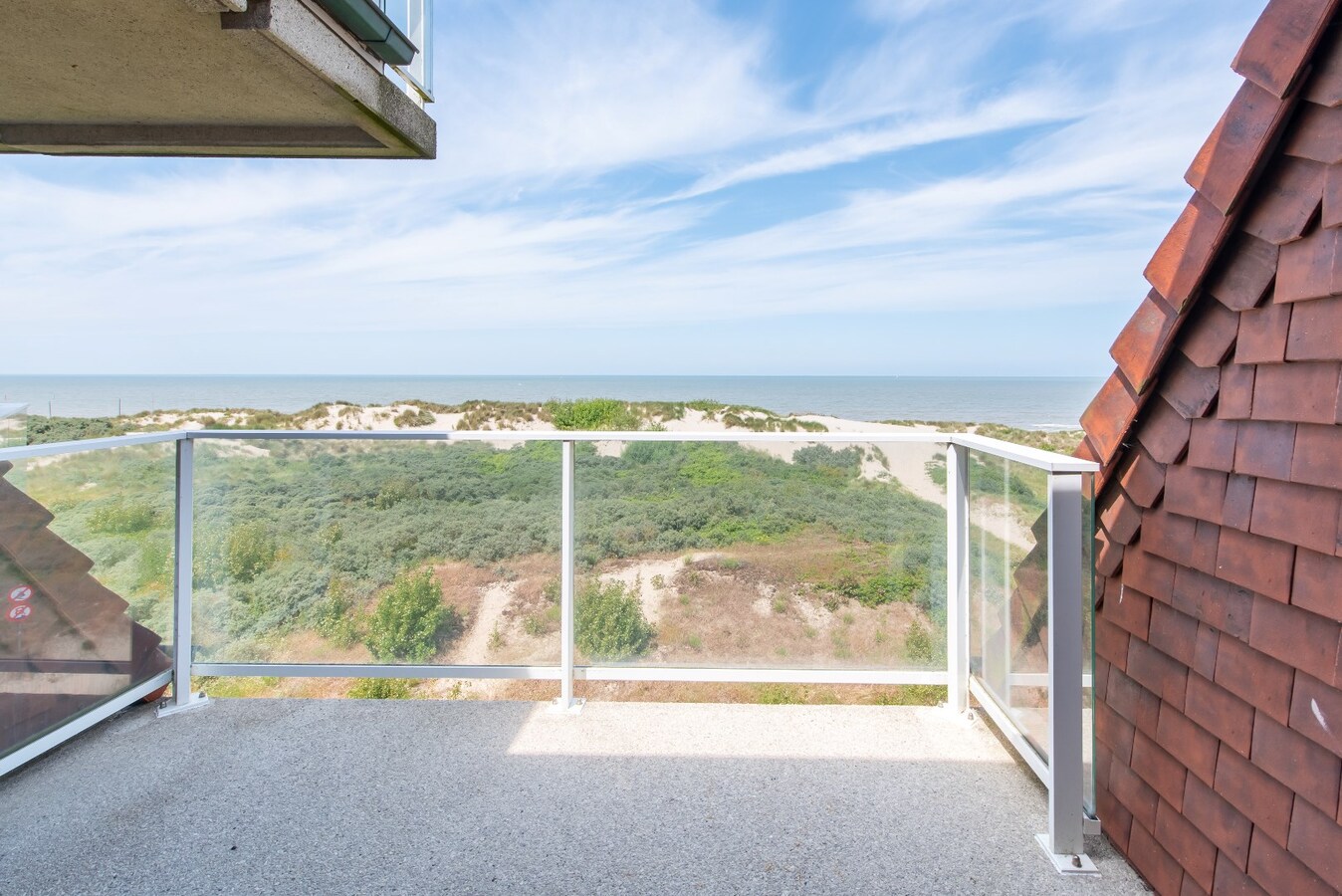 Appartement luxueux avec 3 chambres &#224; coucher &amp; vue frontale sur la mer &#224; Res. Eden Beach 