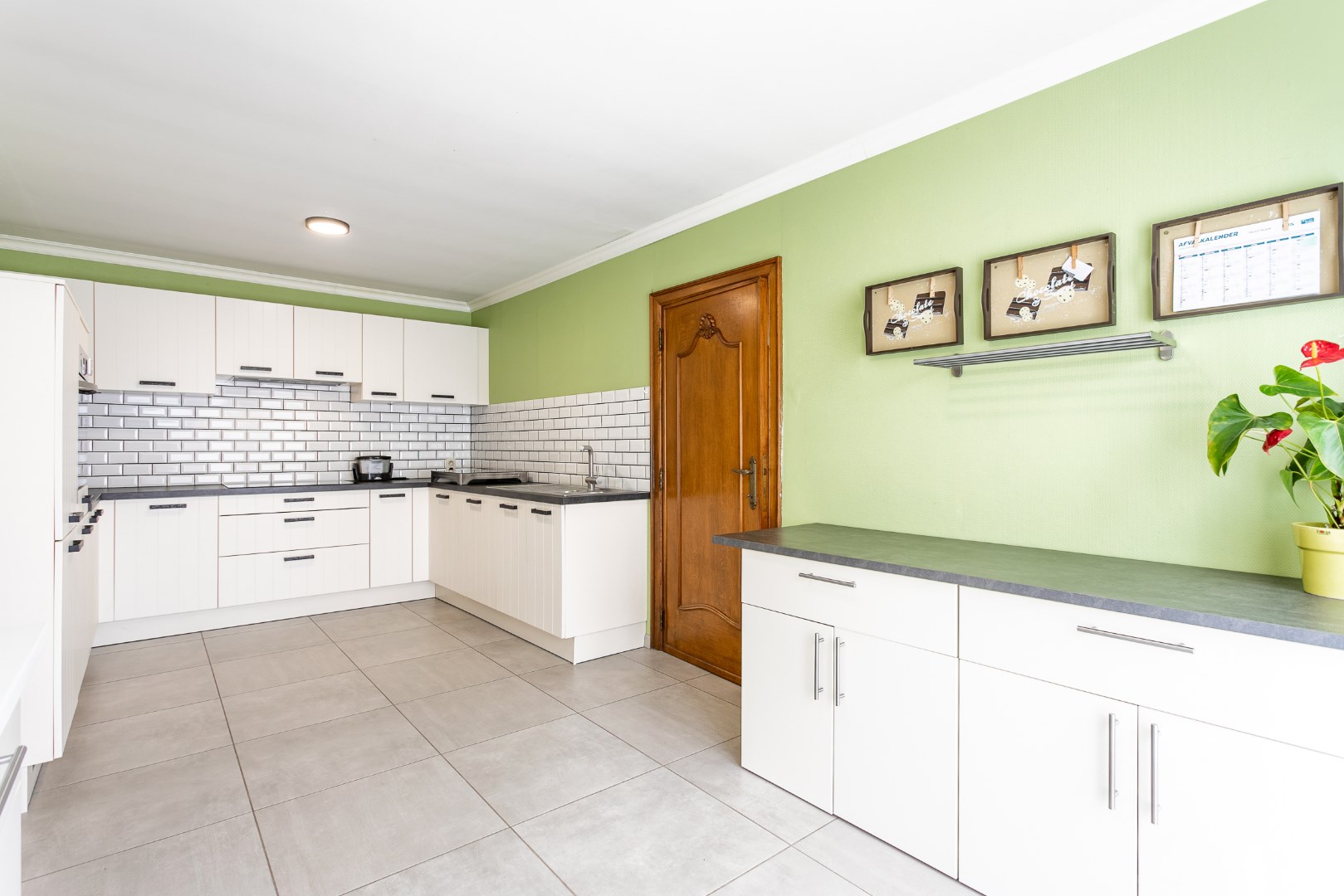 Ruime 4-gevelwoning met 3 slaapkamers, garage en uitbreidingsmogelijkheden (mog. extra slaapkamers,/hobby- of werkruimte) op 9a 39ca 