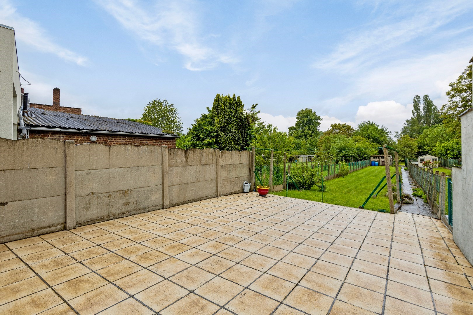 Maison spacieuse avec 3 ch, grenier, garage et jardin &#224; Huizingen 