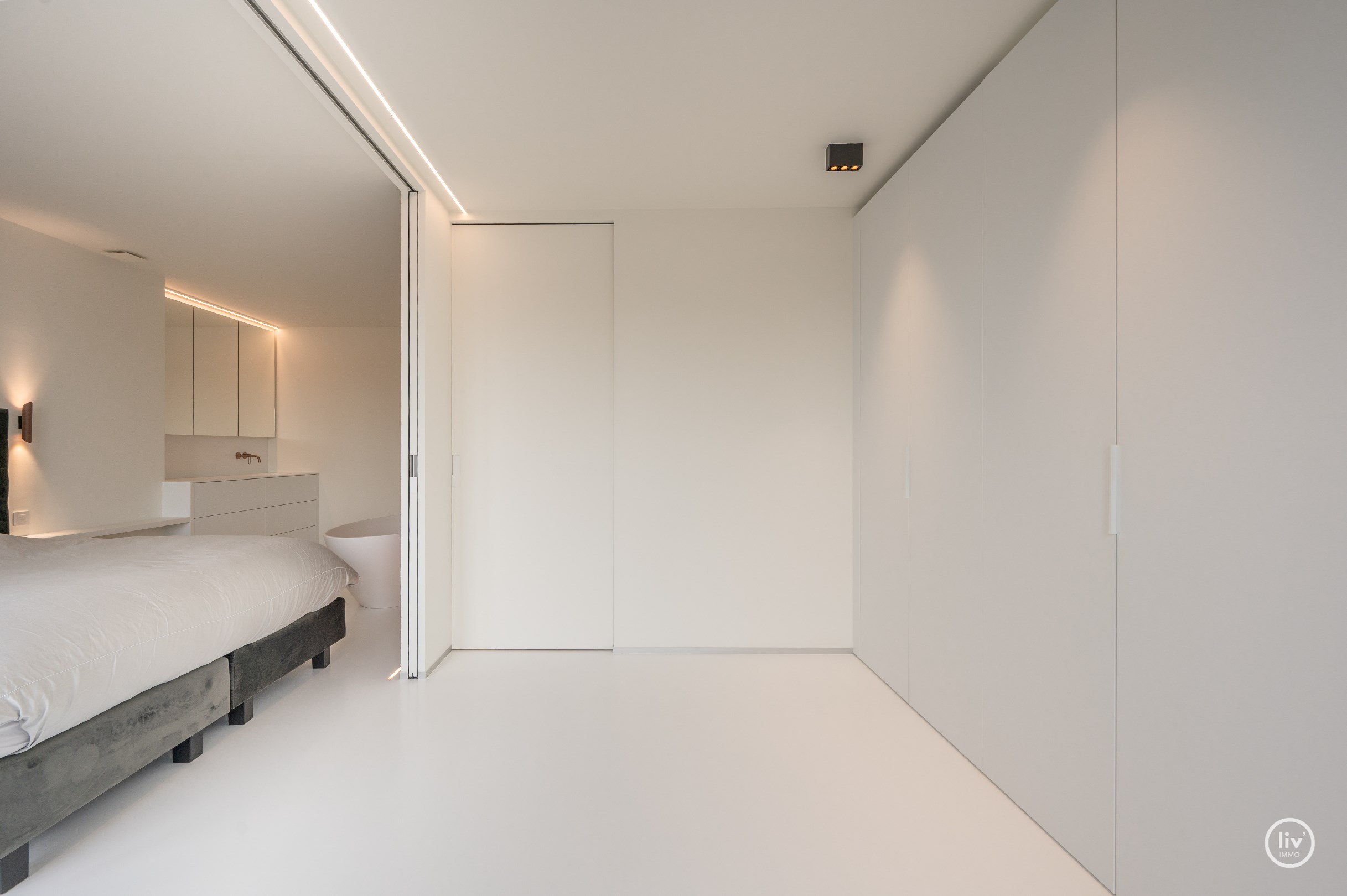 Dit prachtige appartement met panoramisch uitzicht is gelegen in Heist-aan-Zee en is gebouwd in het jaar 2020 op wandelafstand van de Zeedijk-Albertstrand (SALT-project) . 