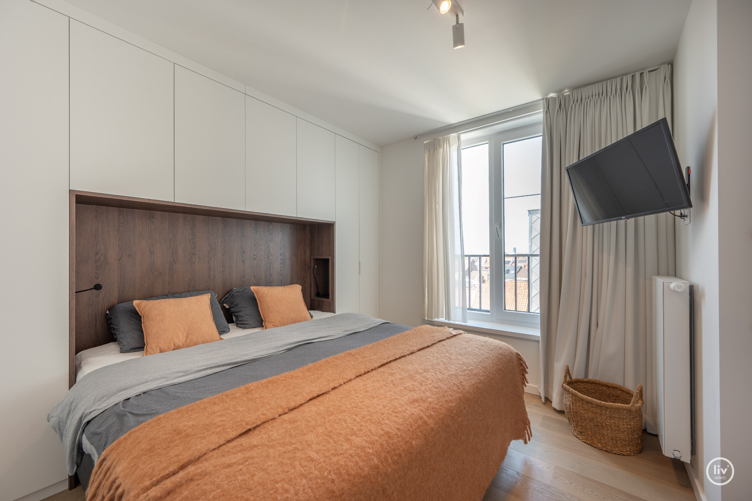Appartement pr&#234;t &#224; emm&#233;nager (2021) avec vue d&#233;gag&#233;e sur la rue de Knokke, &#224; distance de marche de la digue de l&#39;Albertstrand. 