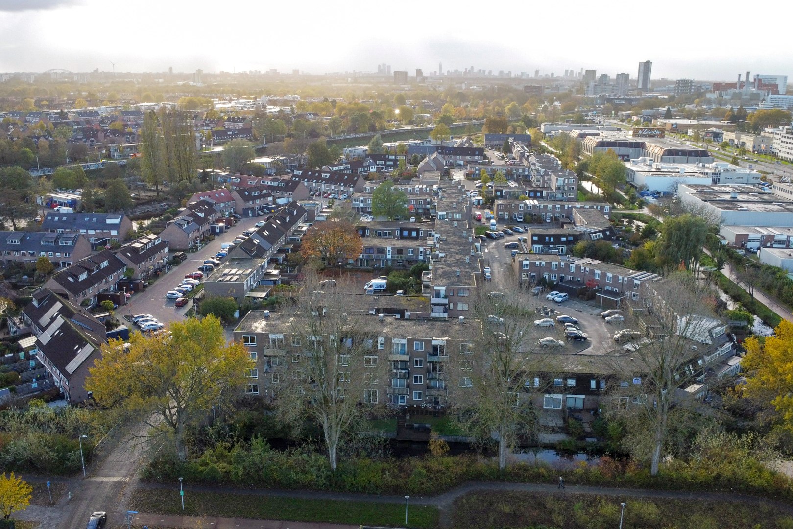 Energiezuinig en gerenoveerd (2019) 3-kamer appartement met balkon en berging op een rustige en centrale locatie! 