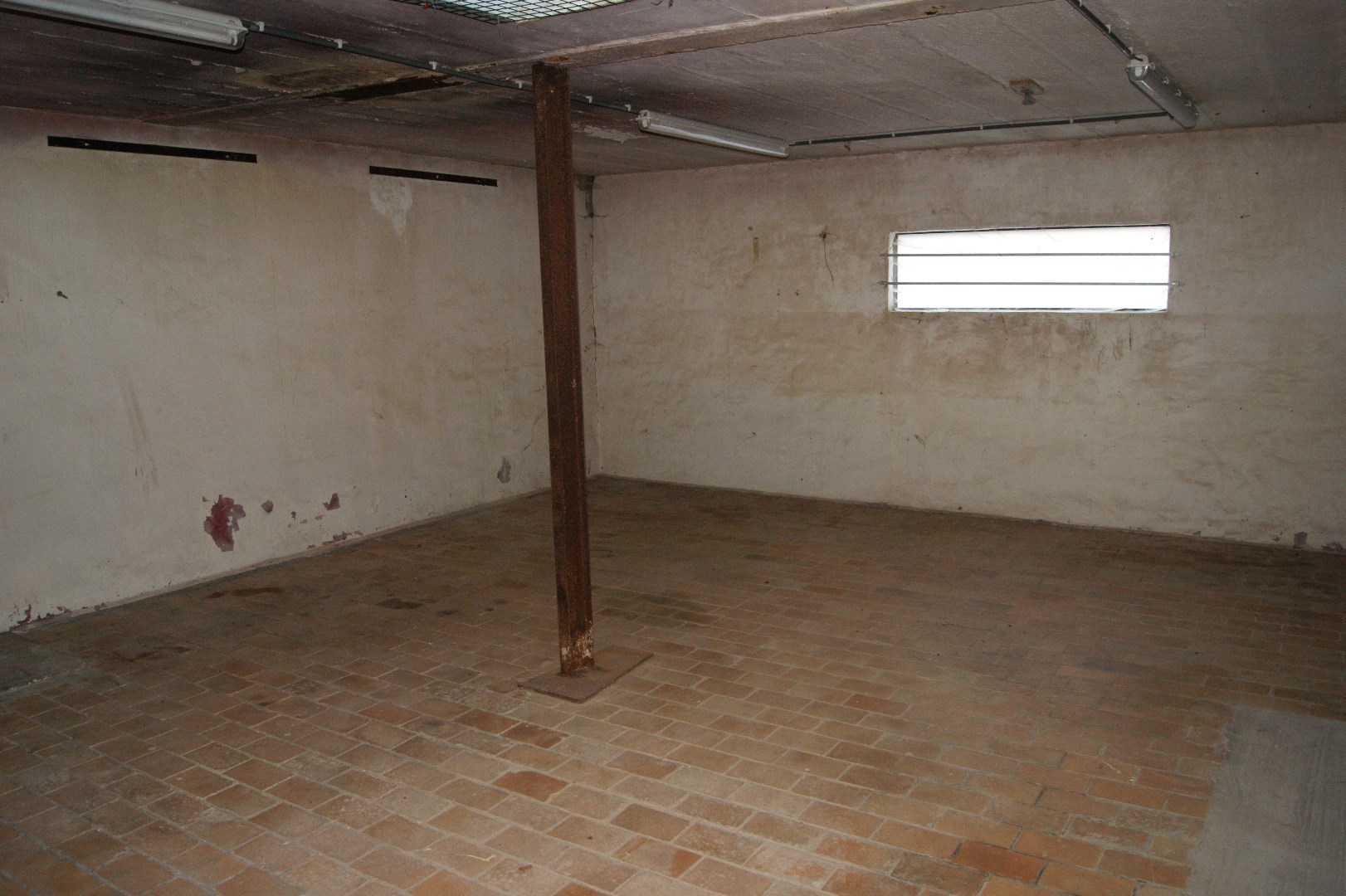Opslagruimte/loods (465 m&#178;), Zedelgem 
