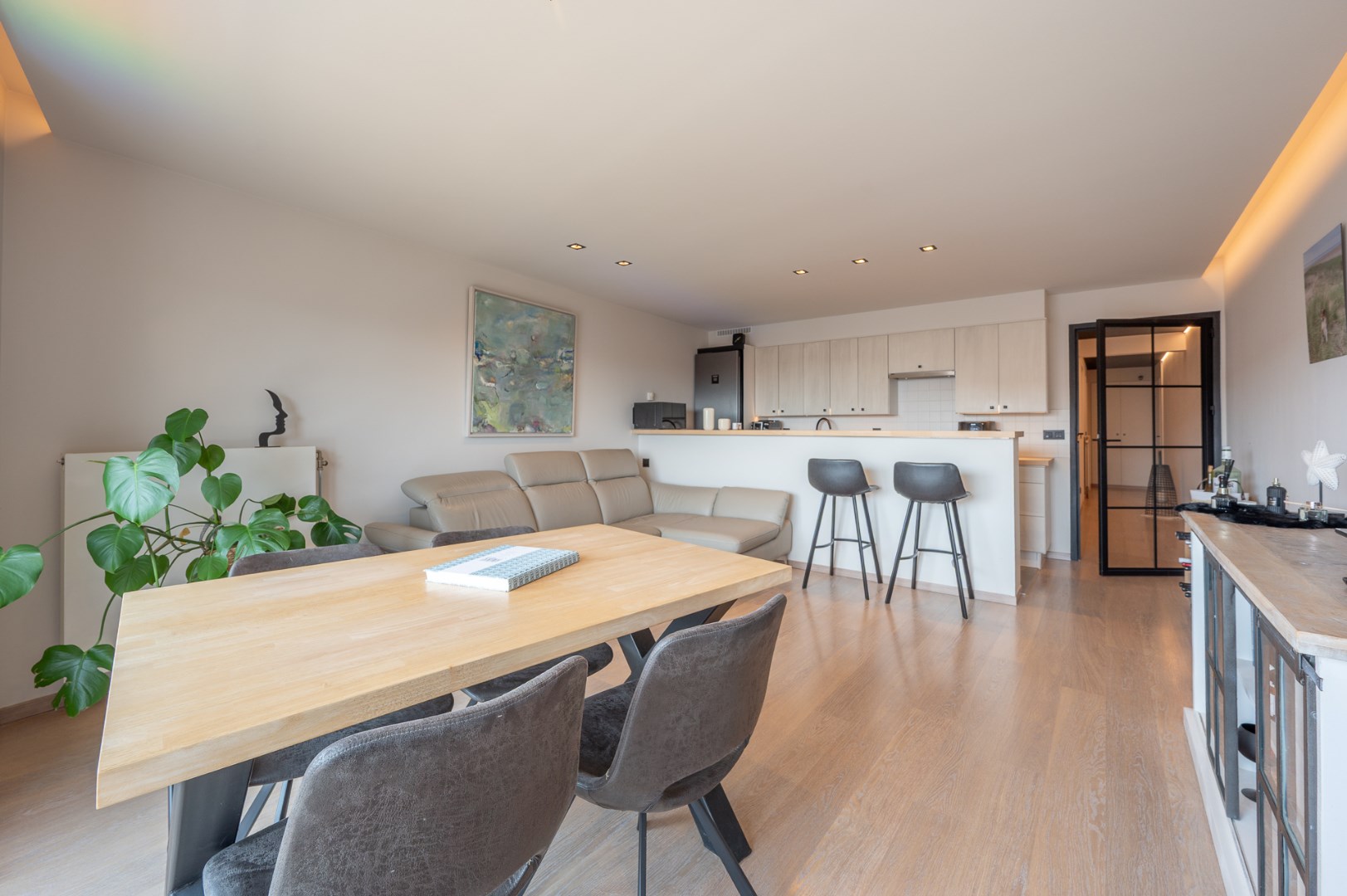 Instapklaar appartement met 2 slaapkamers en zonneterras 