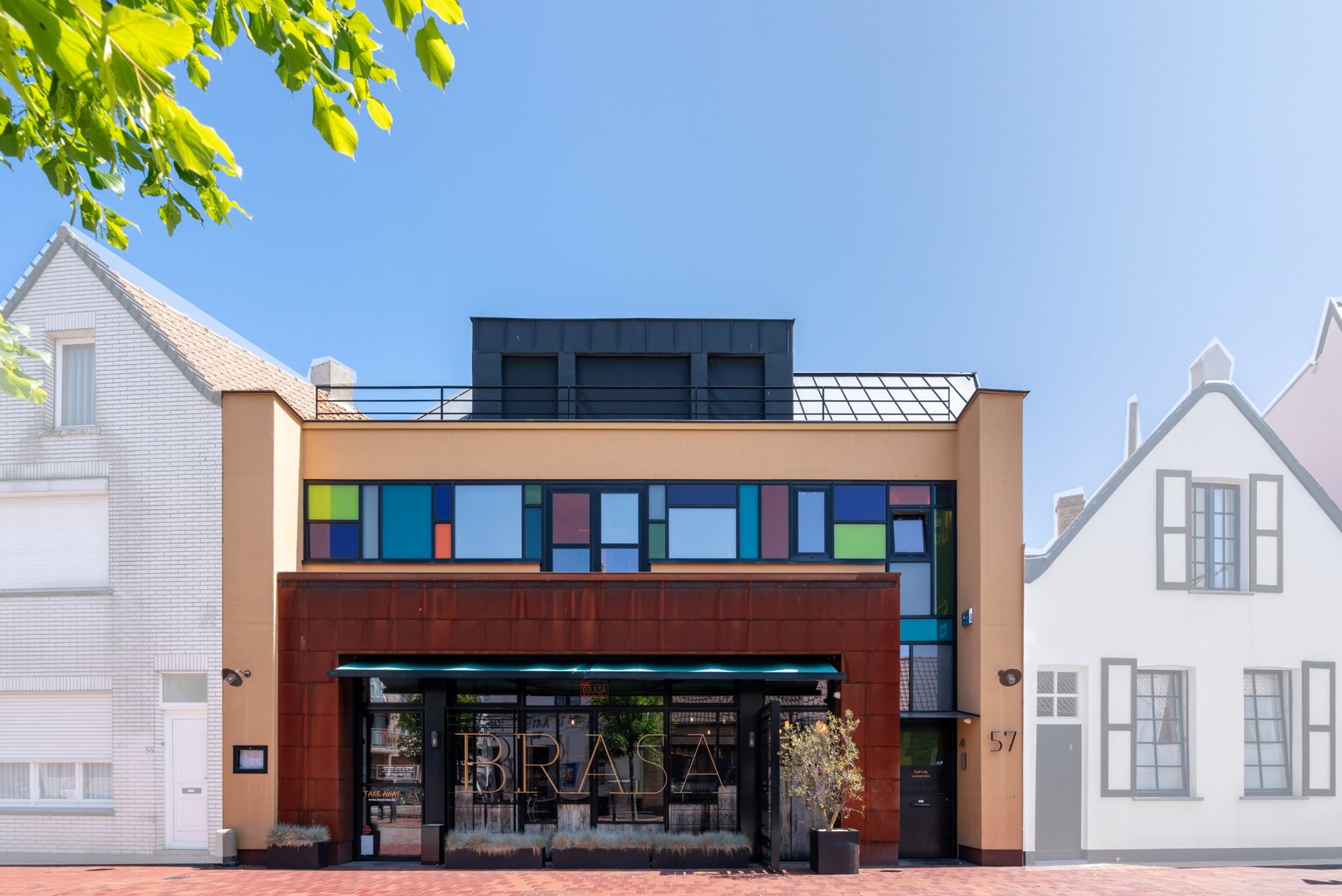 Handelspand te huur – Instapklaar restaurant (volledig uitgerust) in centrum Knokke. 