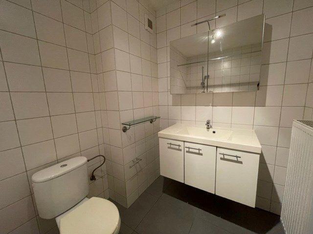 Centraal gelegen appartement met 2 slaapkamers en een garagebox te Geel! 