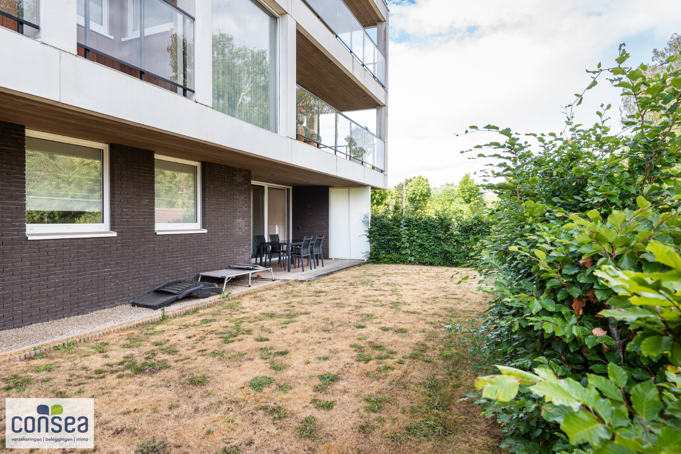 Uniek gelijkvloersappartement met ruim terras en priv&#233; tuin 