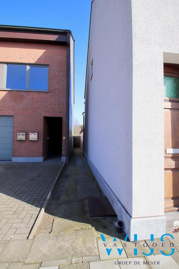 Gerenoveerd woonhuis op toplocatie in Zelzate! 