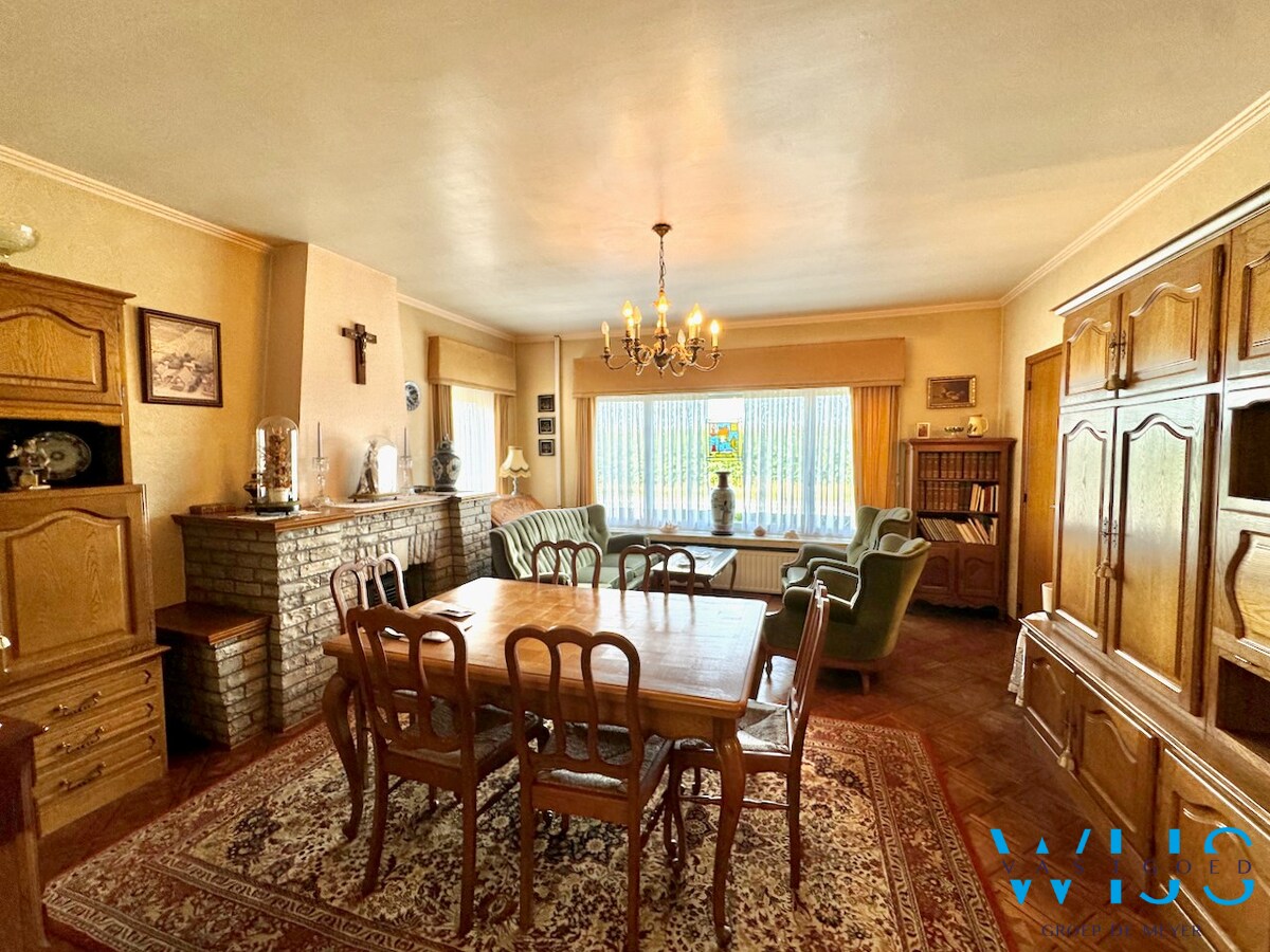 Woonhuis op een perceel van 3.848 m&#178; te Sleidinge ! 