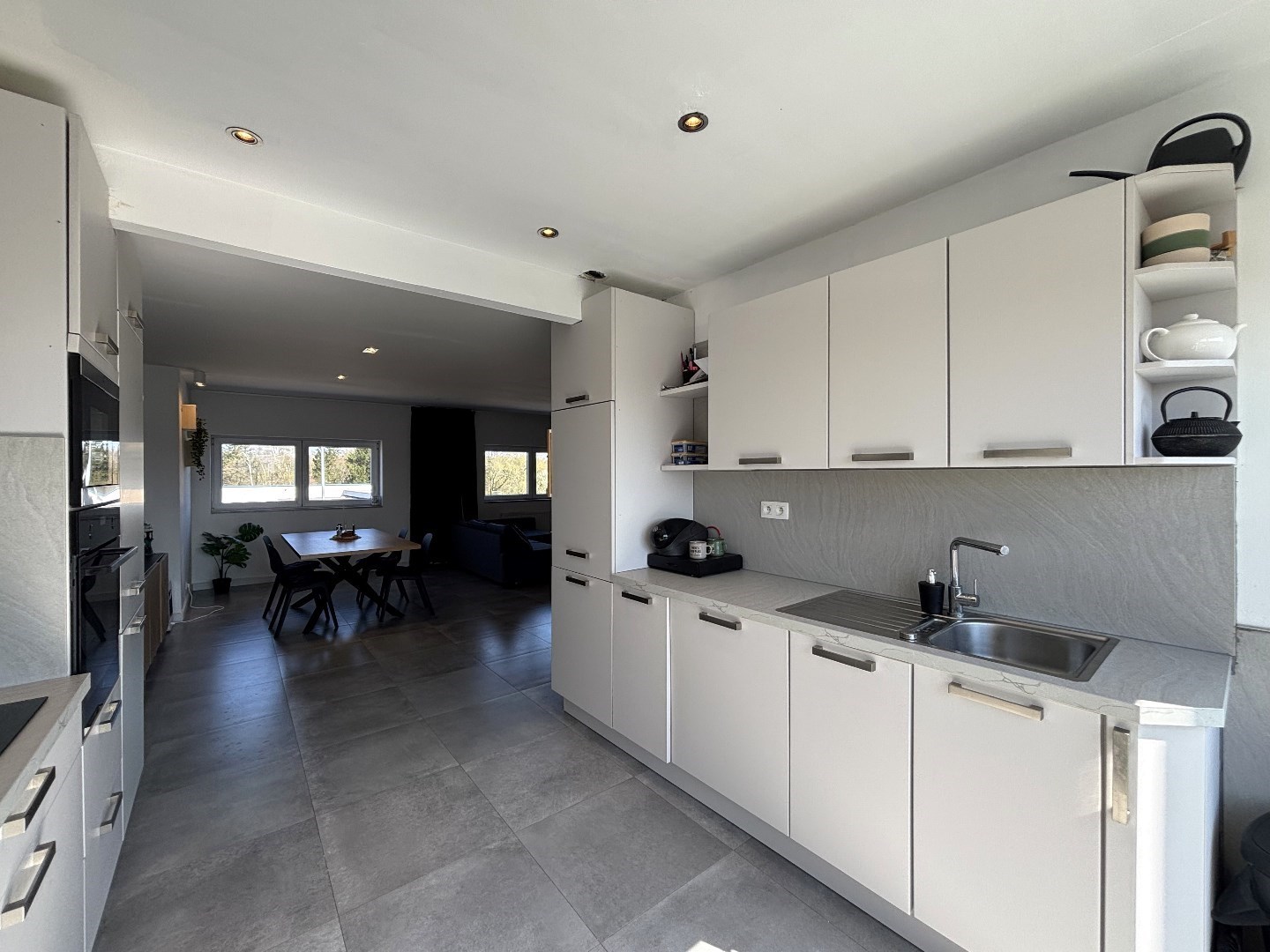 Ruim en instapklaar penthouse met 3 slpk. in centrum Leopoldsburg 