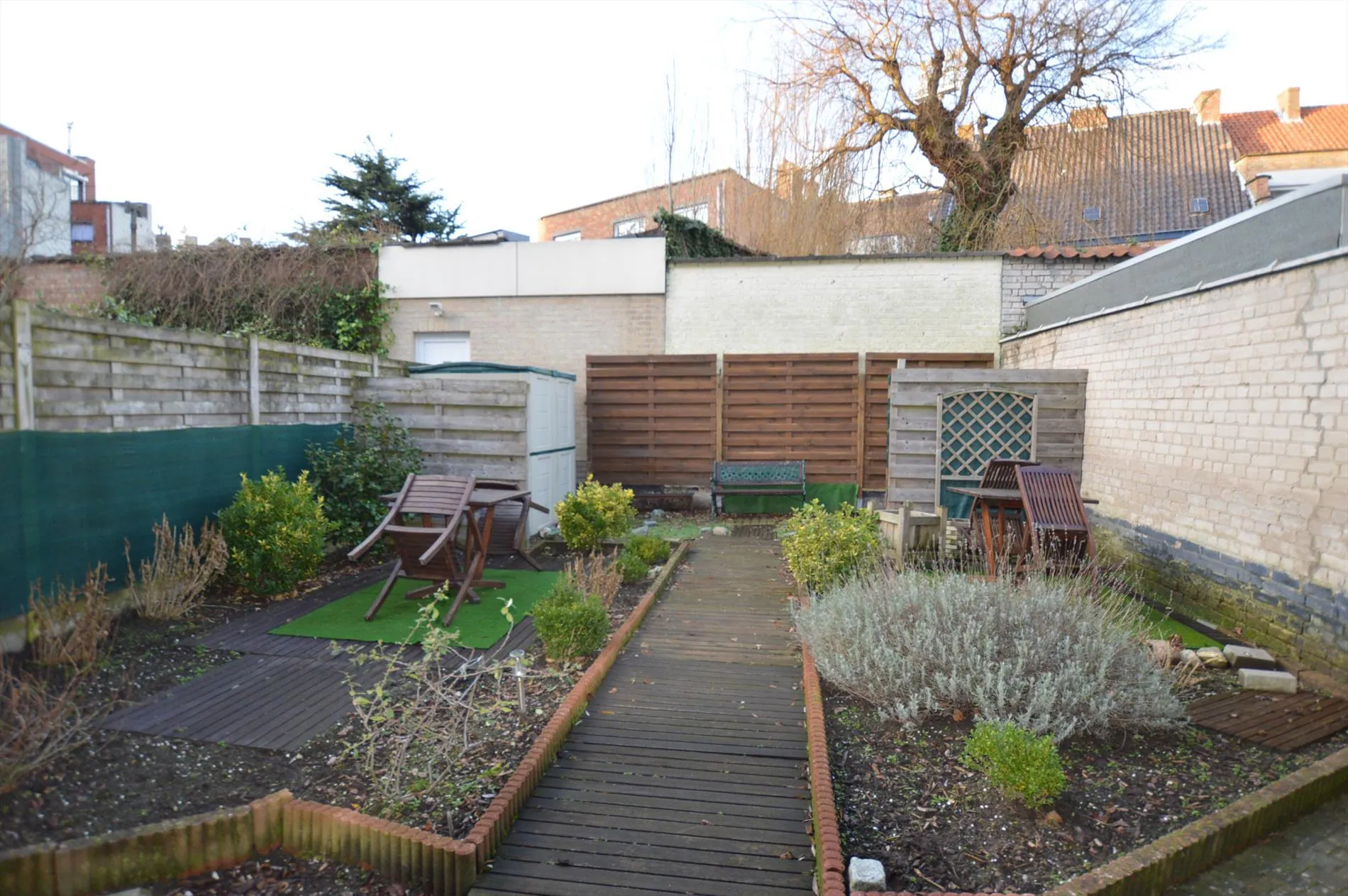 Instapklaar gelijkvloers appartement met private tuin (80 m²) op wandelafstand van de zee