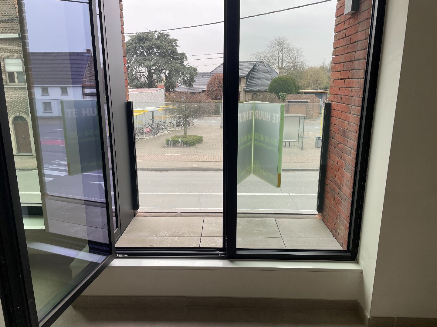 Nieuwbouw appartement met 1 slaapkamer en terras te Desselgem. 