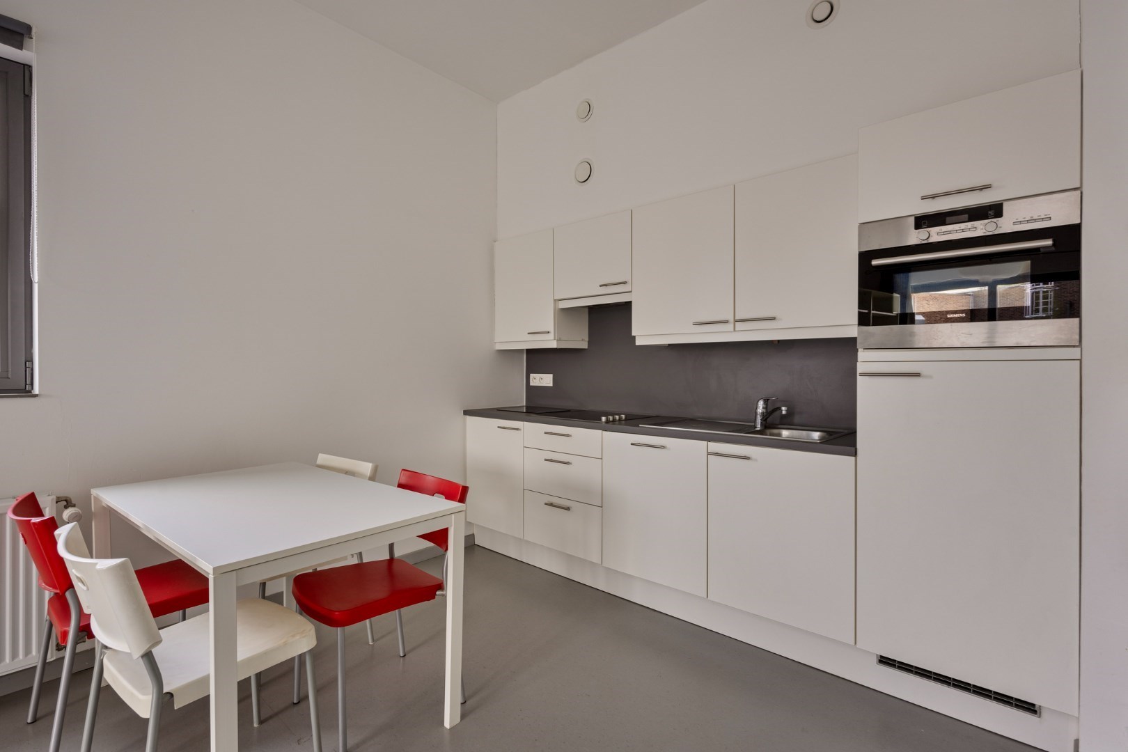 Charmante, lichtrijke studio in Leuven centrum - opp. 48m&#178; - EPC 79 kWh/m&#178; 