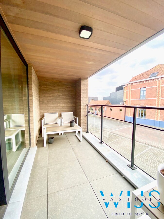 Instapklaar tweeslaapkamer appartement met 2 terrassen te Kluizen ! 