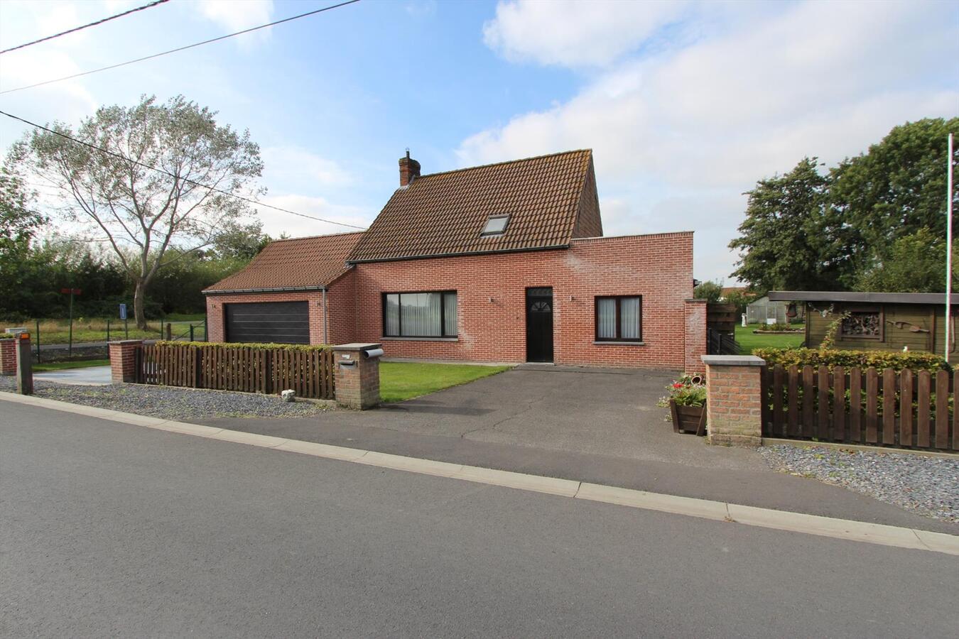 Alleenstaande woning met 3 slaapkamers te Gistel 