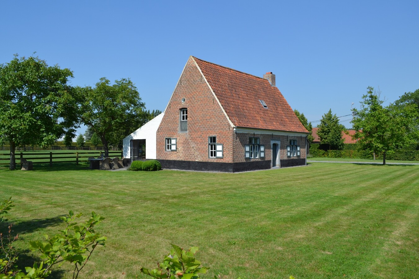 Luxueus hippisch complex op ruim ca. 2,5ha tussen Gent en Aalter 