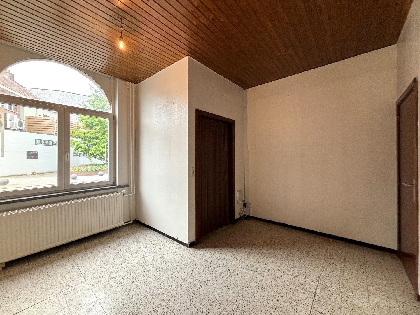 Gezinswoning met 4 slpk. en garage zonder renovatieverplichting in centrum Mol 