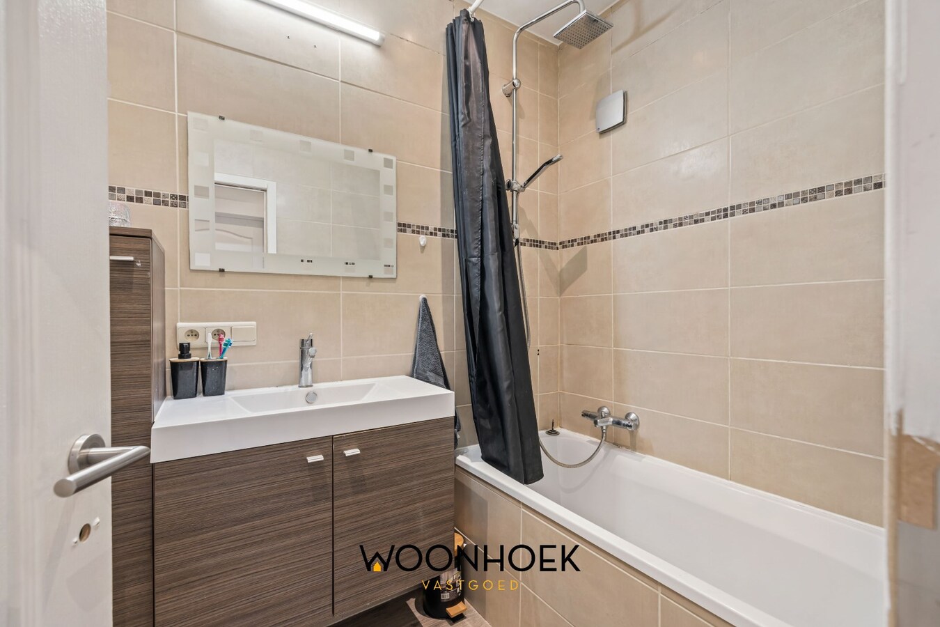 Gerenoveerde 3-slpk woning in een rustige woonwijk! 