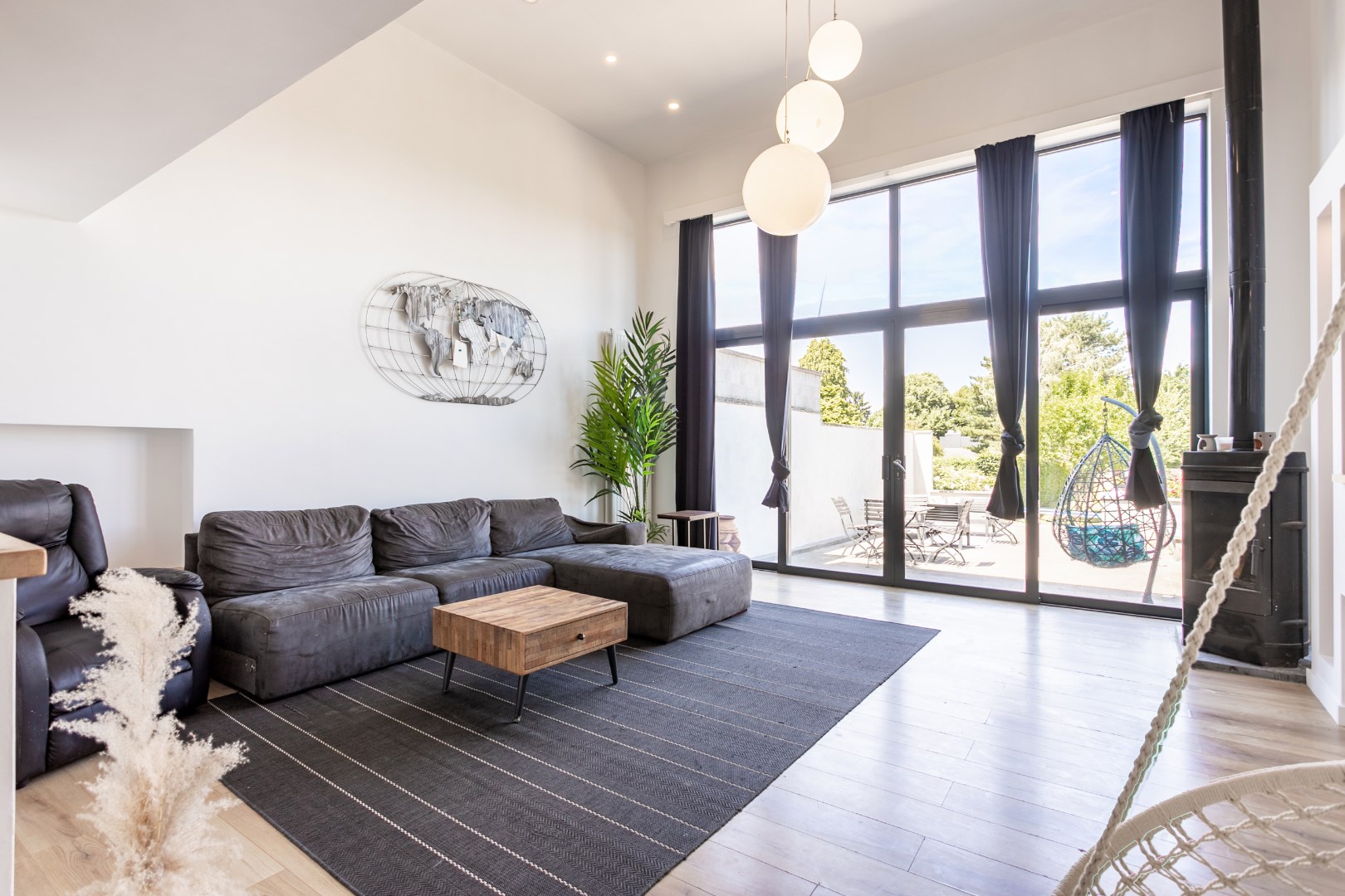 Ruime en energiezuinige (EPC A) woning met 5 slaapkamers, bureau, garage en tuin 