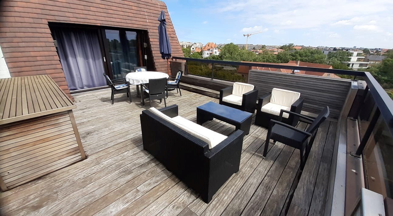 Penthouse met zuidgericht terras vlakbij het strand 