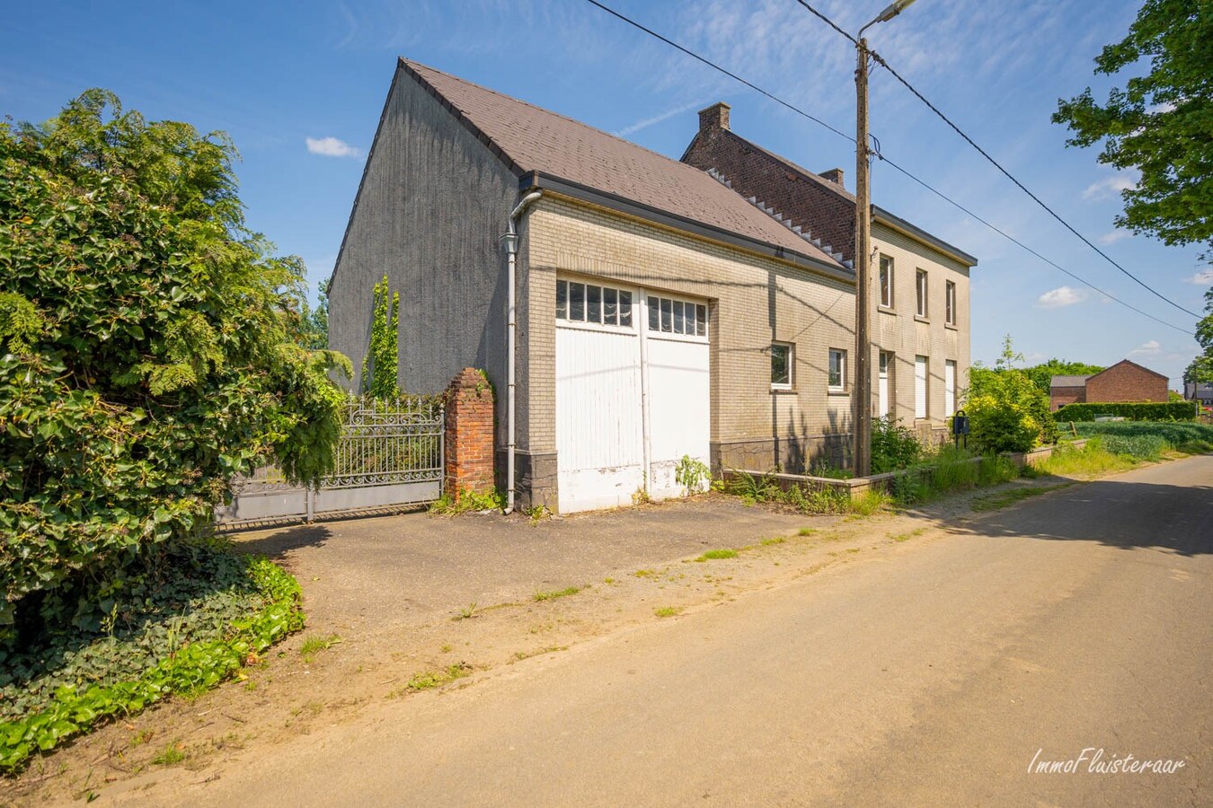 Quiet and rural located property with outbuildings on approx. 1.28ha in Bekkevoort (Flemish Brabant) 