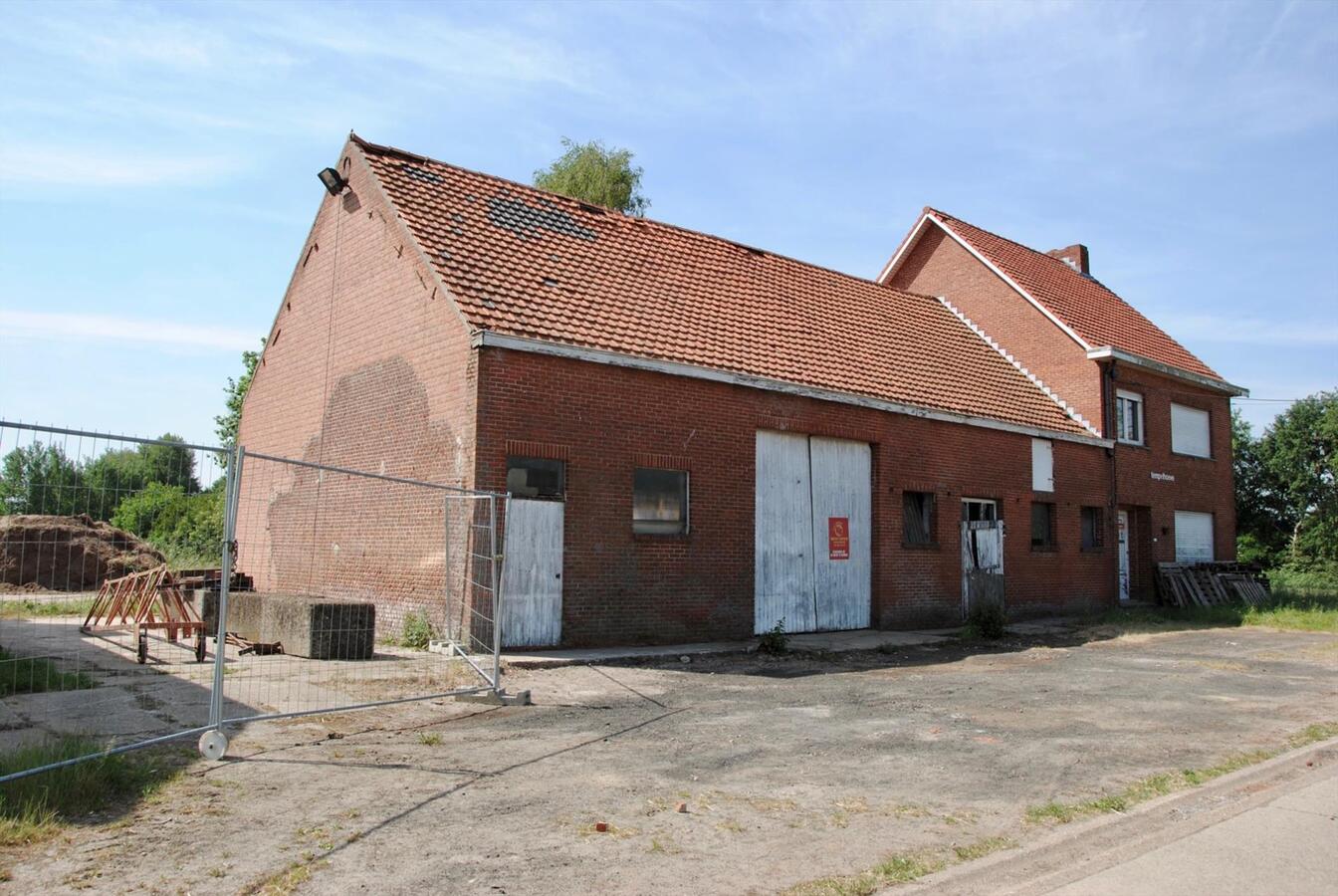 IN OPTIE; Ruwbouw woning met te renoveren stalgebouw op ca. 1,66 ha te Olen 