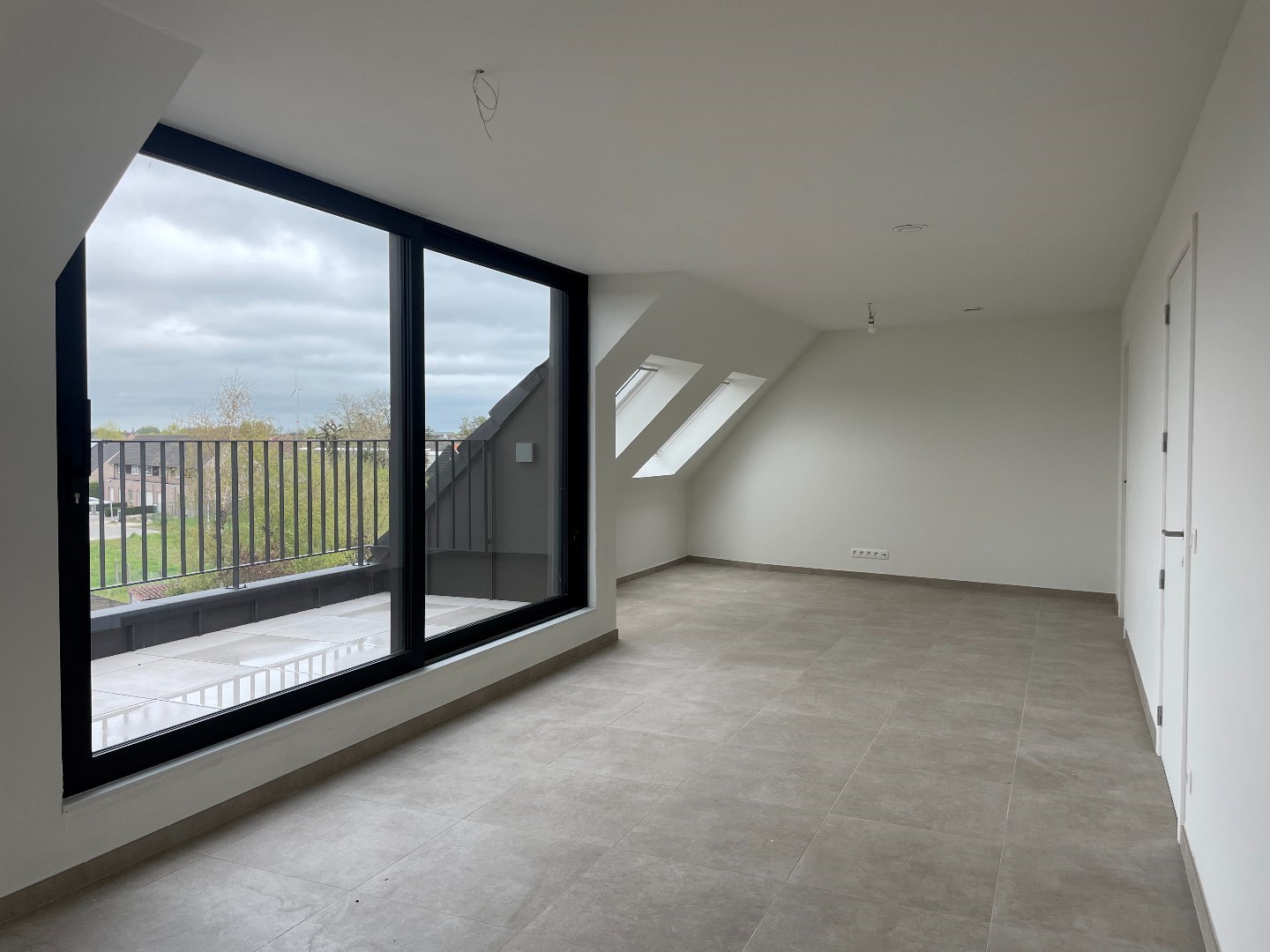 Nieuwbouw appartement met 2 slaapkamers en terras te Desselgem. 