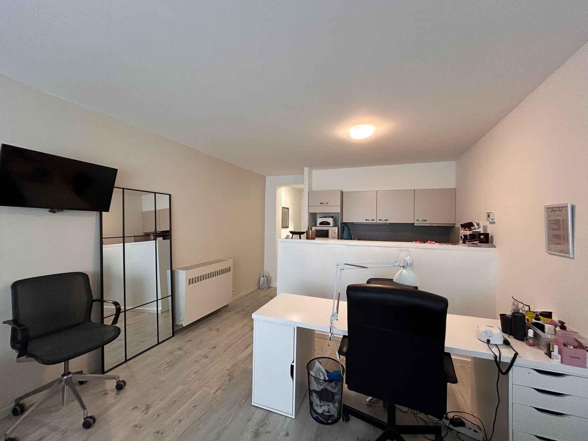 Aangename studio centraal gelegen in de Van Bunnenlaan te Knokke. 