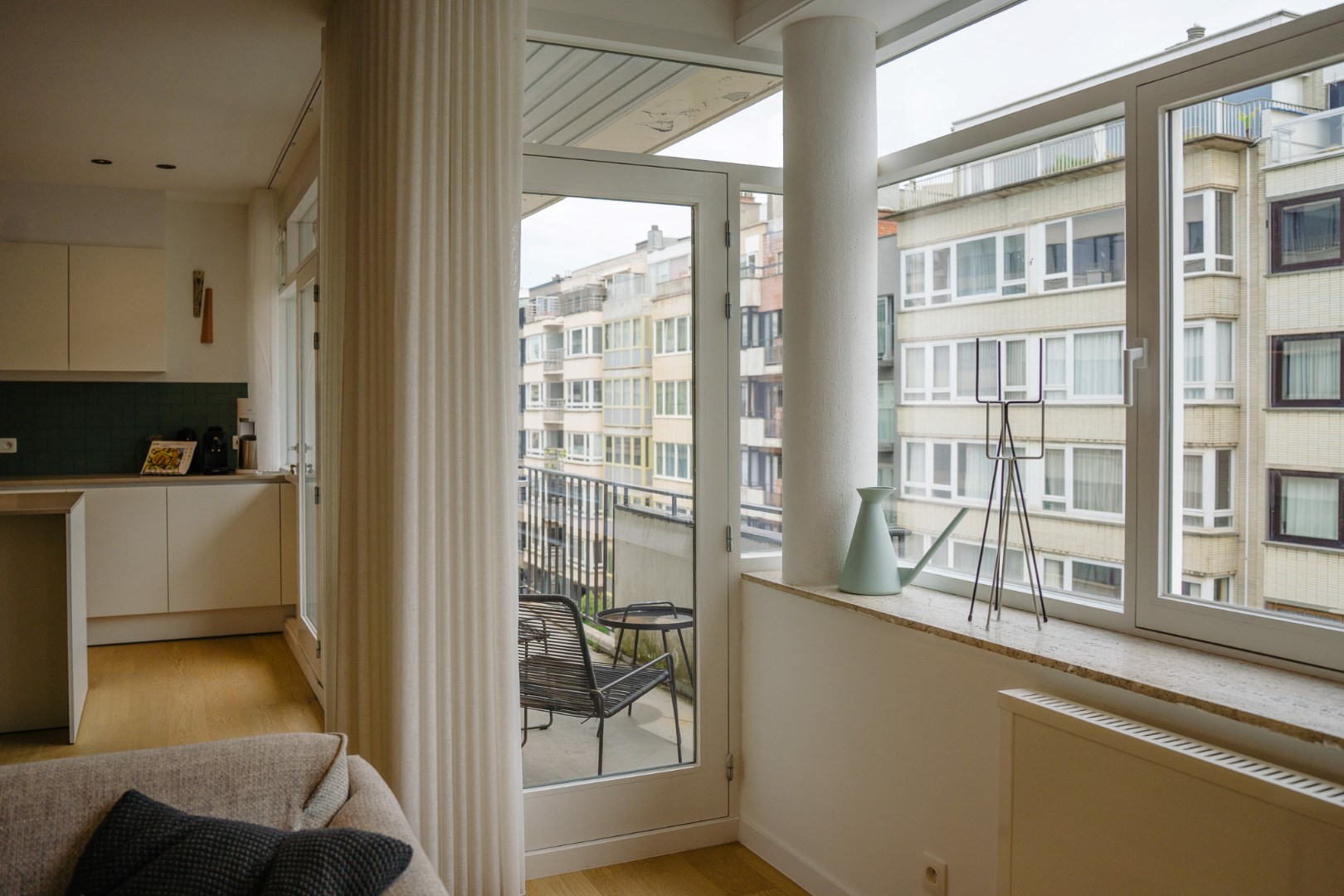 SCHITTEREND VERNIEUWD 3 SLPK APP MET TERRAS OP CENTRALE LIGGING 