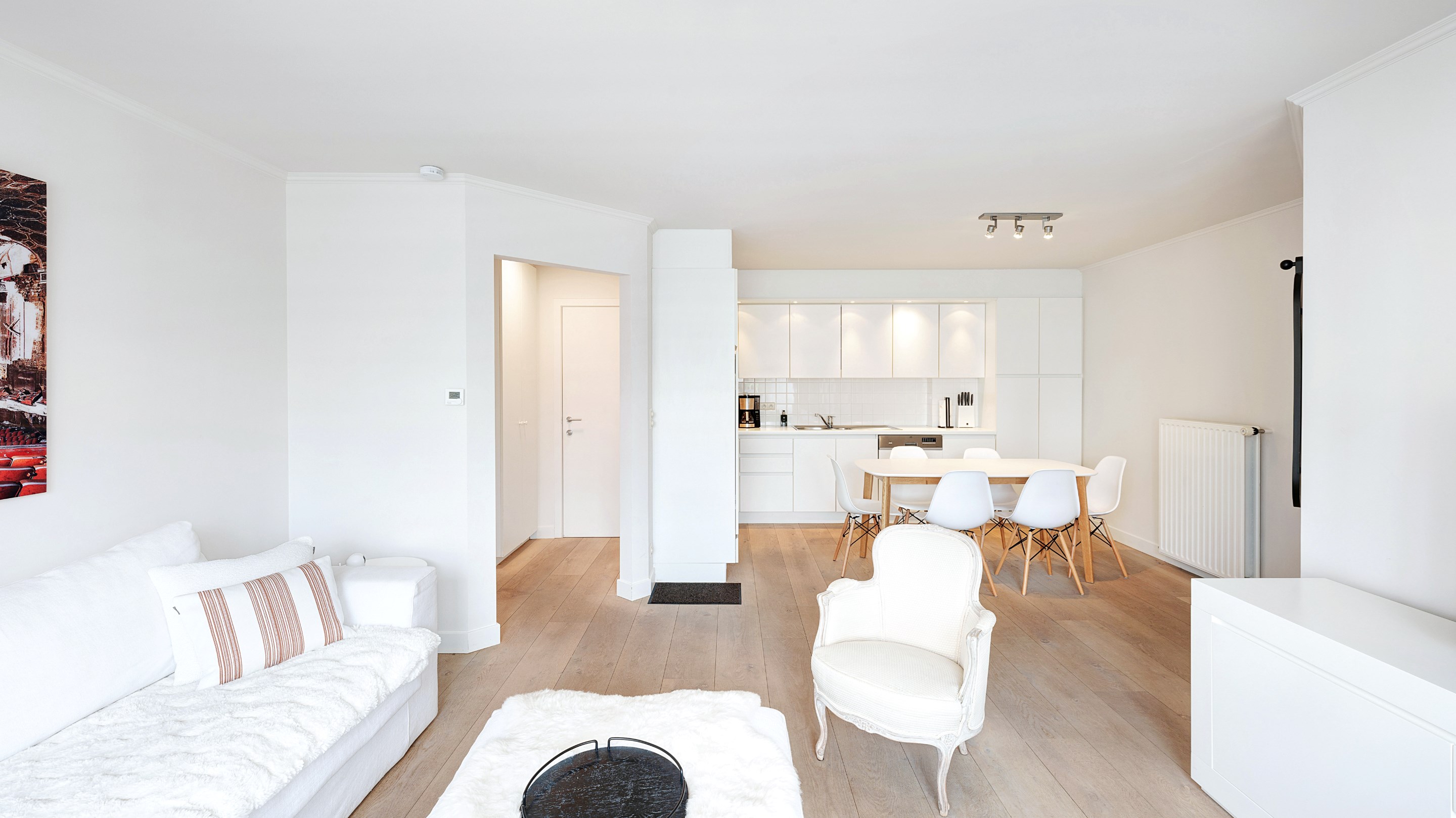 Instapklaar &amp; tevens gemeubeld 1-slaapkamerappartement is gelegen 150m wandelafstand van de Zeedijk-Albertstrand. 