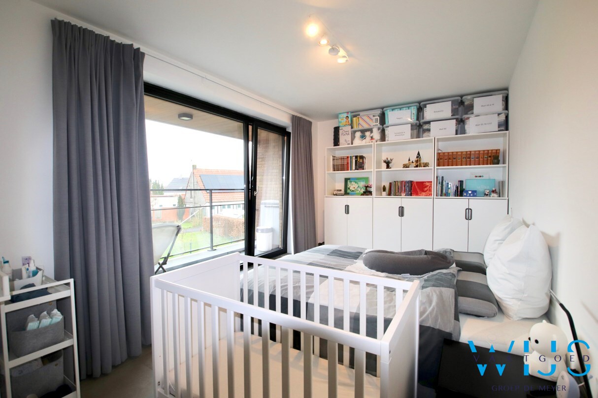 Instapklaar tweeslaapkamer appartement met 2 terrassen te Kluizen ! 