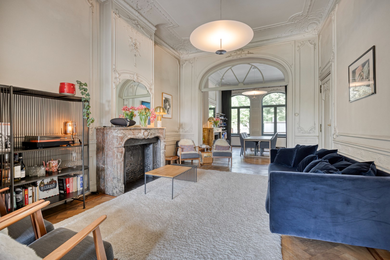 Prachtig herenhuis op de Tiensevest met mogelijkheid tot praktijkruimte - bewoonbare opp. 555 m&#178; 