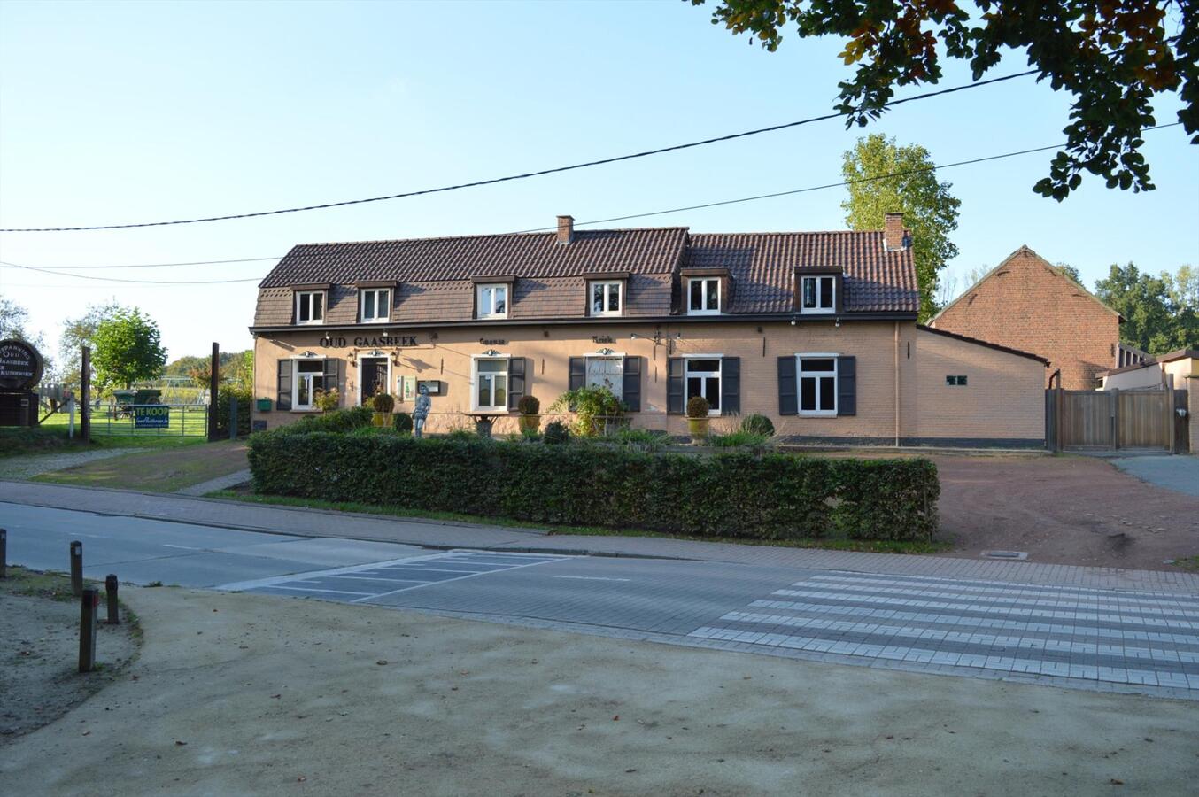 Hoeve met bijgebouwen op ca. 1,93ha te Lennik, Gaasbeek 