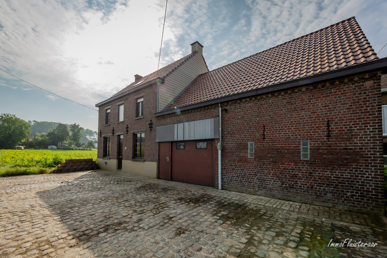 Eigentijdse woning met stallen en grasland op 4.740m&#178;. 