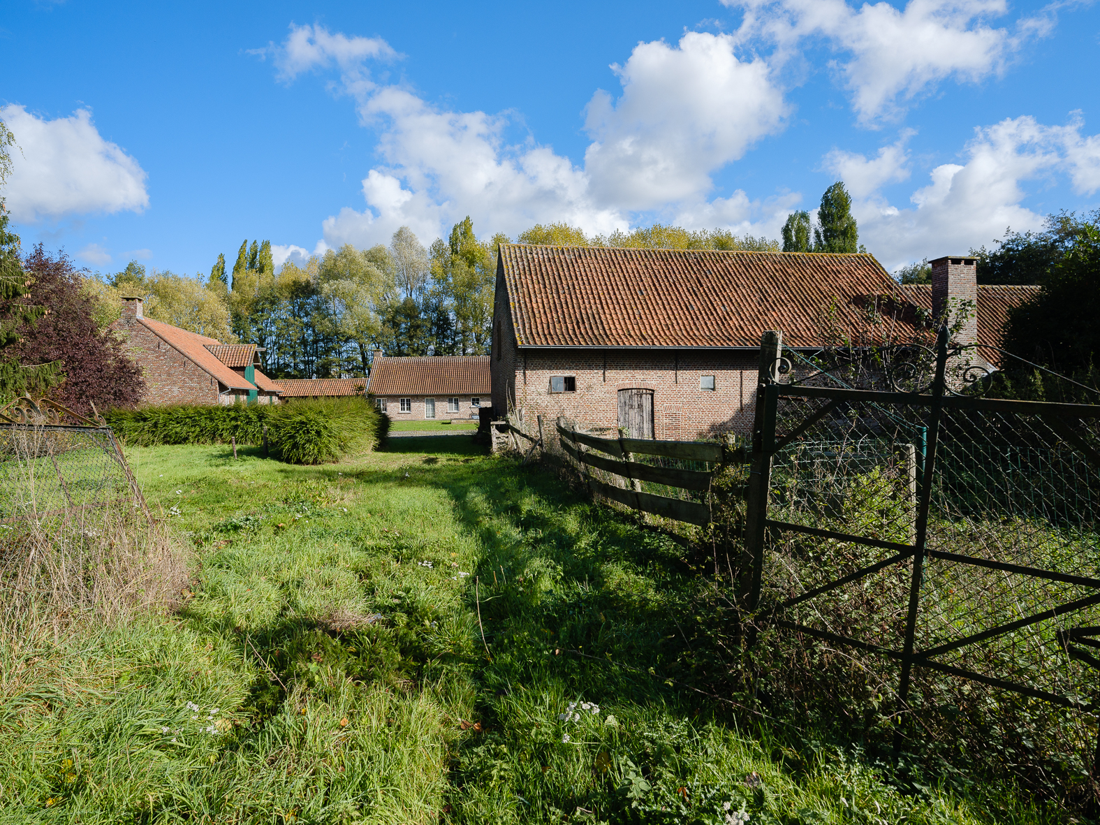 Riante vierkantshoeve te Deinze 