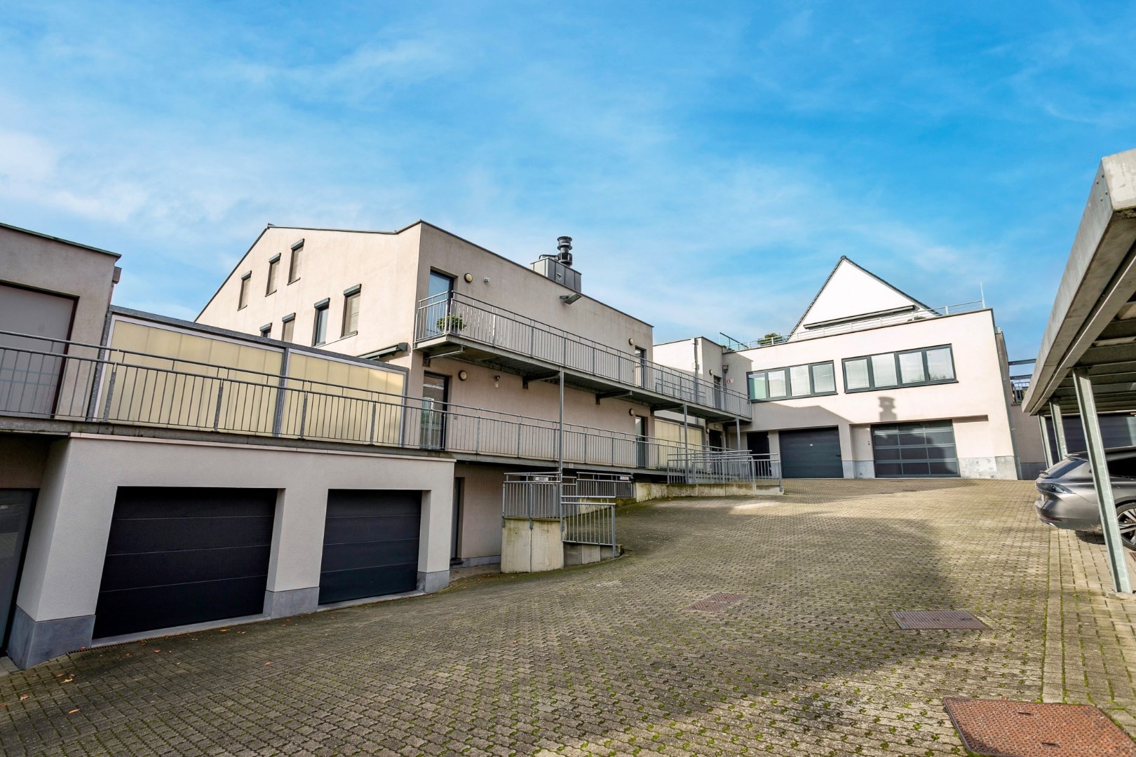 Energiezuinige loft met 3 slaapkamers, terras en garagebox 