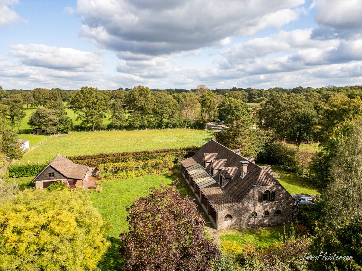 Rustig gelegen landhuis op 9.088 m2 te Balen 