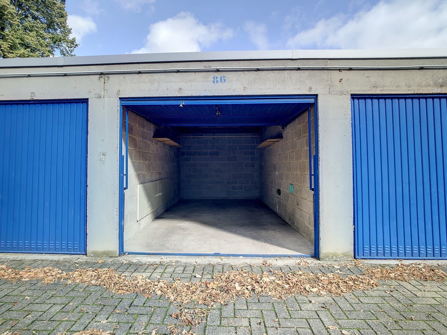 Gerenoveerd appartement met 2 slaapkamers en terras en garagebox - bewoonbare oppervlakte 78 m&#178; 