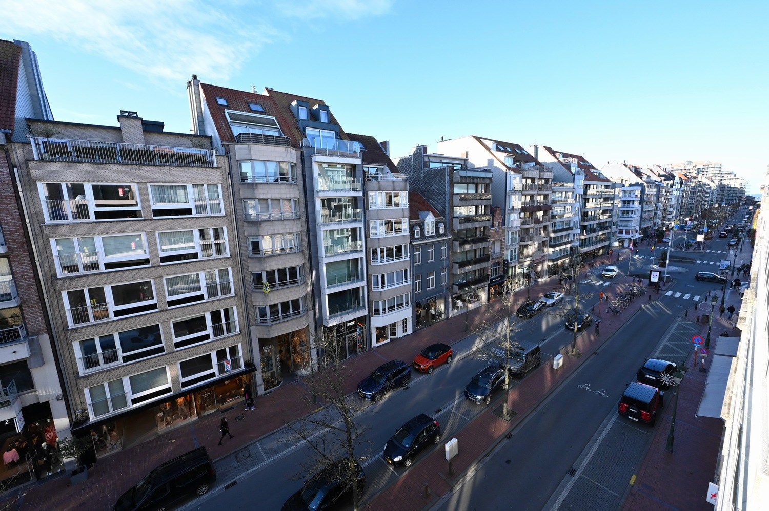 NIEUW - Magnifiek woonappartement aan de zonnekant van de Lippenslaan, op wandelafstand van het strand. 