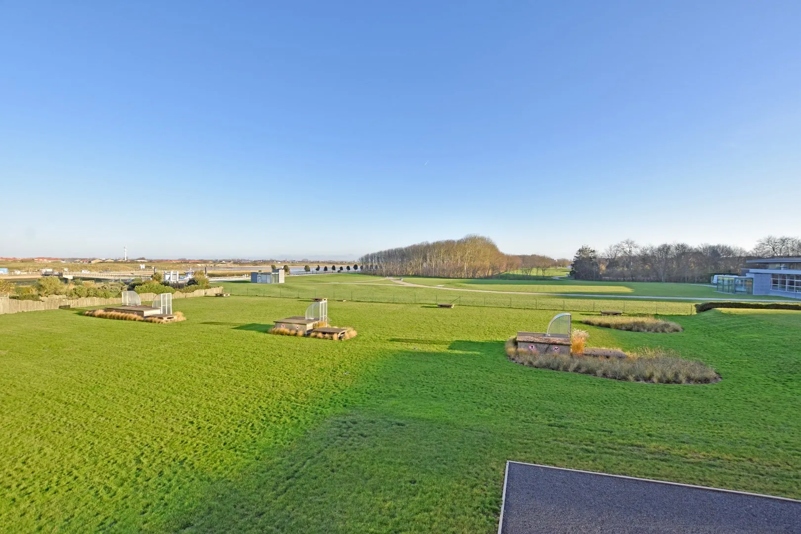 Ondergrondse ruime garage te Nieuwpoort-Bad gelegen aan het Fabreplein!