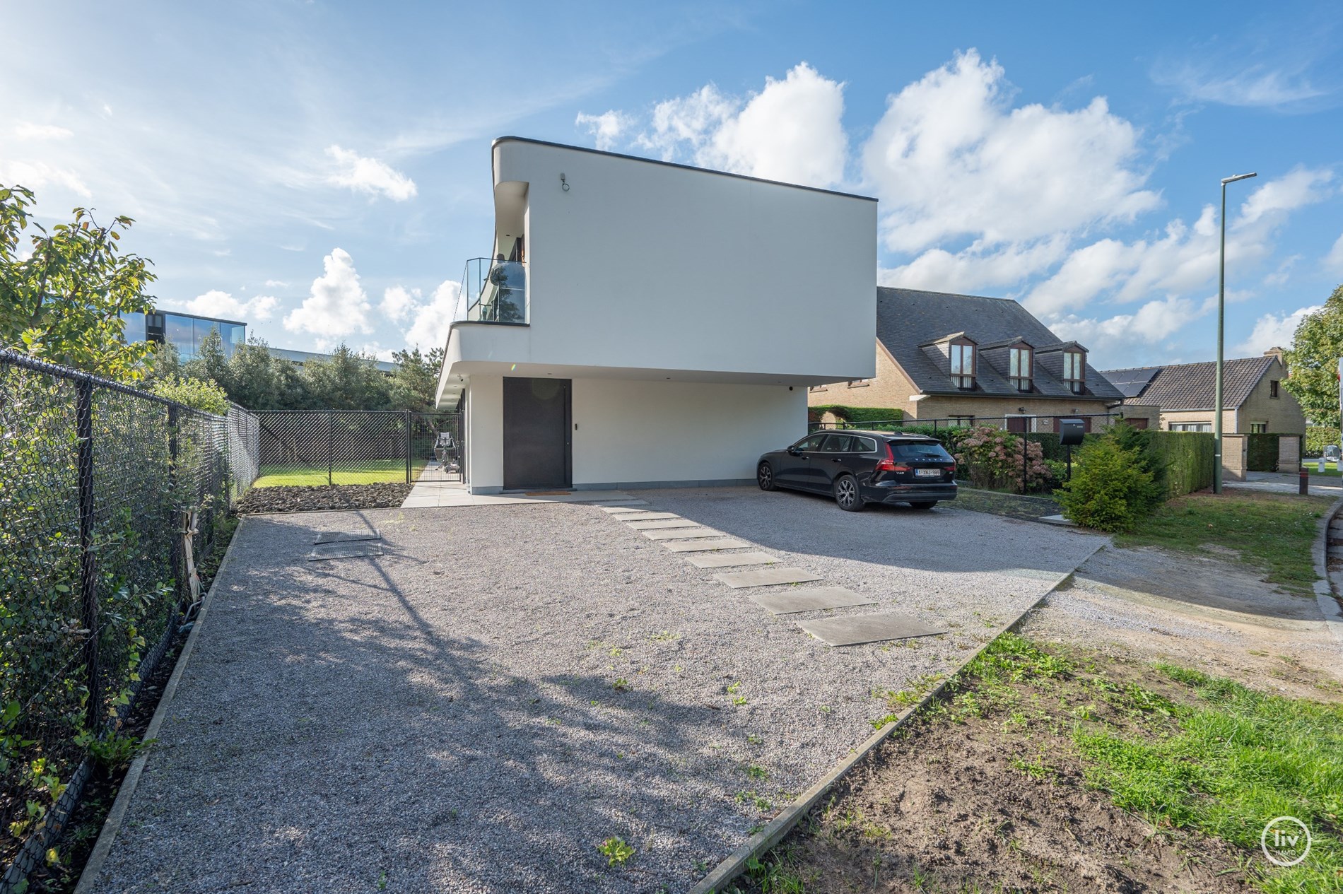 Moderne Alleenstaande r&#233;cente Villa (Bouwjaar 2022) centraal gelegen in Knokke. 