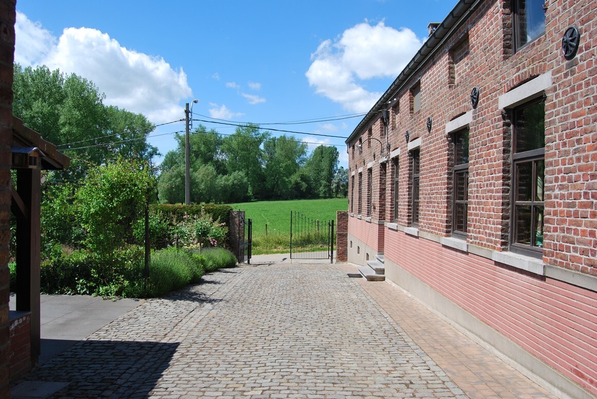 Charmante hoeve op ca. 1,1ha te Geraardsbergen 