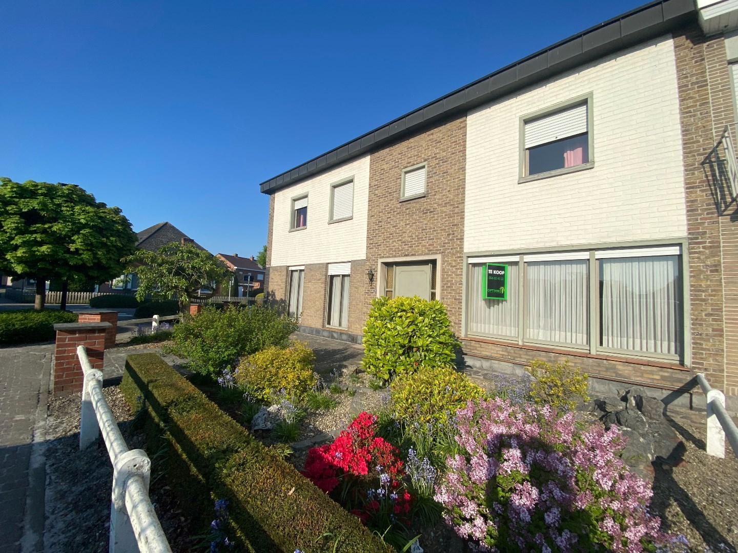 Multifunctionele te renoveren hoekwoning met magazijn en garage op 509 m&#178;! 