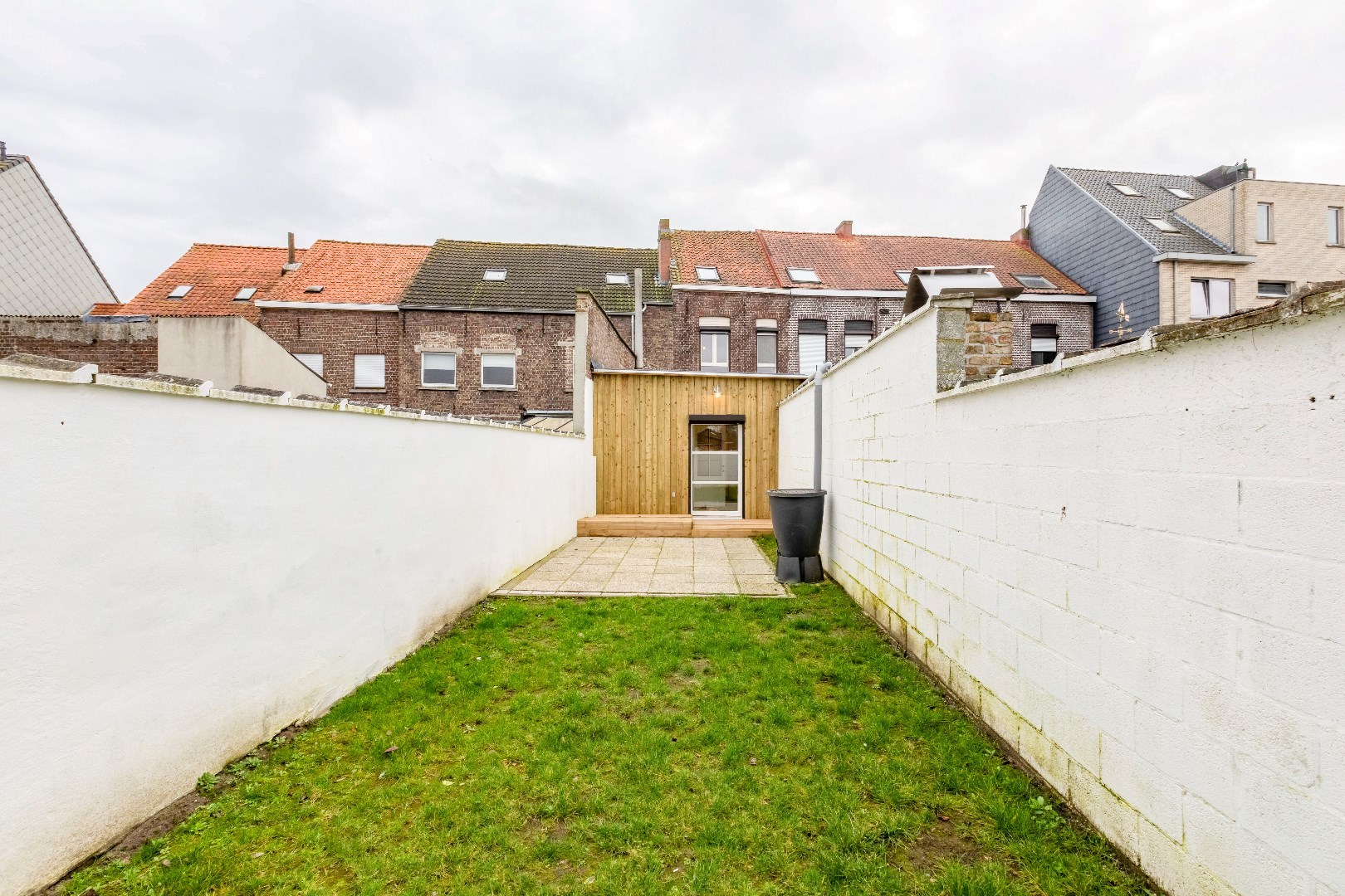 Centraal gelegen en volledig afgewerkte stadswoning te Eeklo 