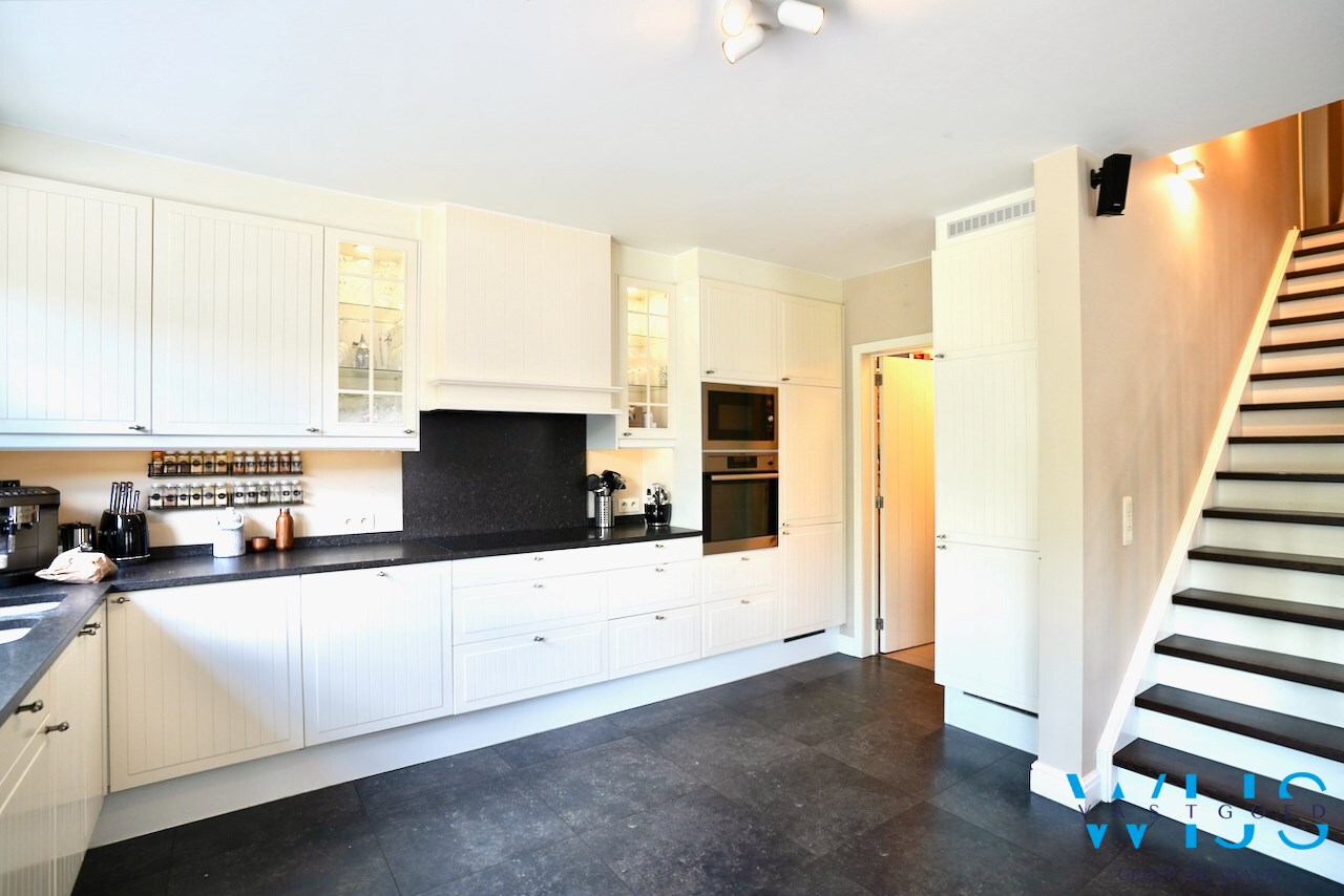 Prachtige recente woning in een zeer rustige wijk te Ertvelde ! 
