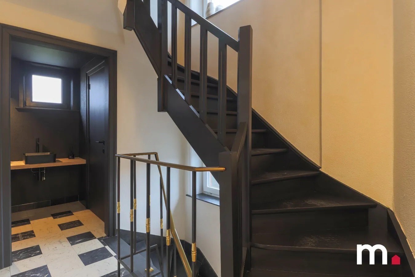 Tof &amp; Trendy bemeubeld appartement met 3 slaapkamers, 2 badkamers en garage te Heule ! 
