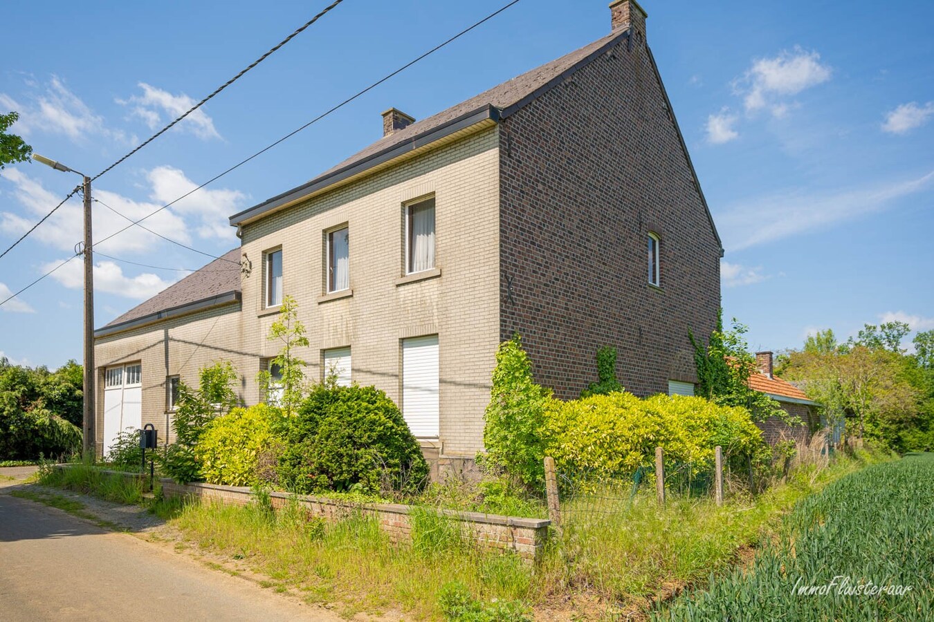 Quiet and rural located property with outbuildings on approx. 1.28ha in Bekkevoort (Flemish Brabant) 