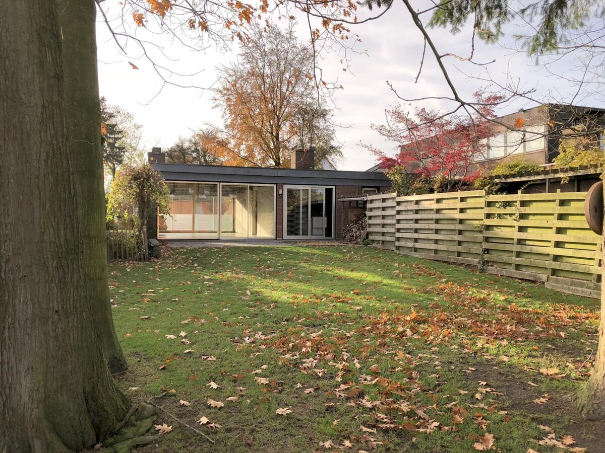 Centraal gelegen bungalow met ruime tuin 