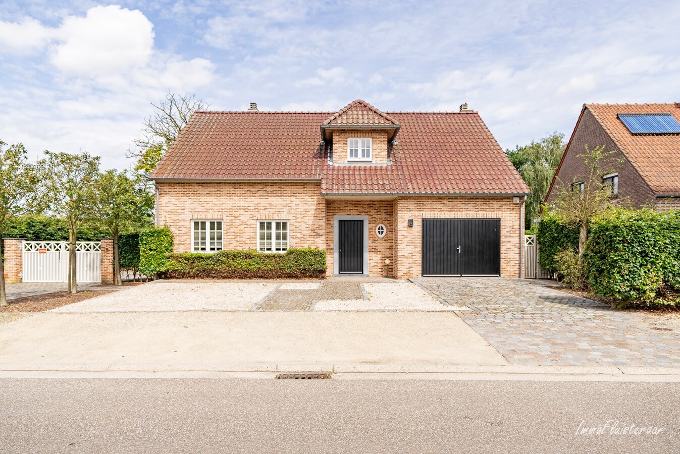 Uniek landhuis met uitgebreide paardenaccommodatie op ca. 1ha te Diepenbeek 